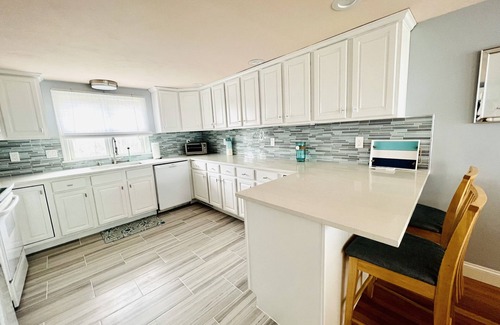 North Truro Casa | LUXURIOUS DIRECT OCEANFRONT,PRIVATE BEACH,AC,2BD2BA,BONUS LOFT,END UNIT,KAYAK