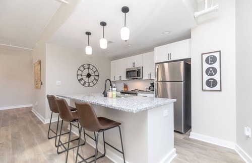 Rolling Mill Hill Condominio | Luxurious Downtown 2 bedroom 2 bath with views 1M