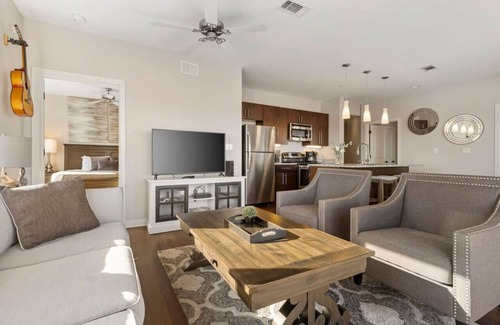 Rolling Mill Hill Condominio | Centro de lujo en la esquina de la unidad con 2 camas, 2 baños, vistas a la ciudad y al río, n. ° 211
