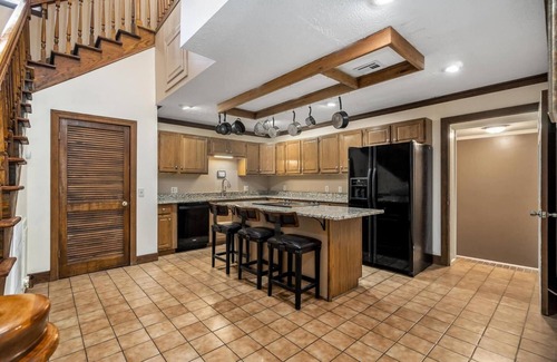 McMinnville Casa | Luxurious Downtown Townhouse