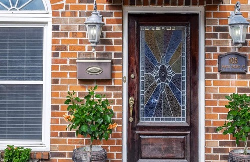 McMinnville Casa | Luxurious Downtown Townhouse