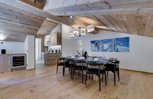 Le Fornet Apartamento | Val d'Isère: Dúplex para 8 con Sauna, Balcón, Chimenea y Aparcamiento