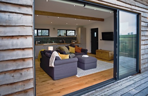 Axminster Casa | Luxurious eco-stay in rolling Devon hills. A short drive to the Jurassic Coast.