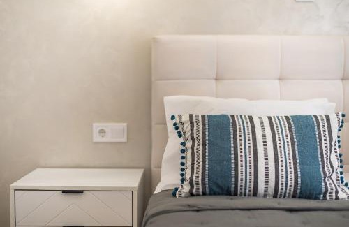 Agios Panteleimonas Apartamento | Luxurious, Equipped, MetroFacing Flat in Athens