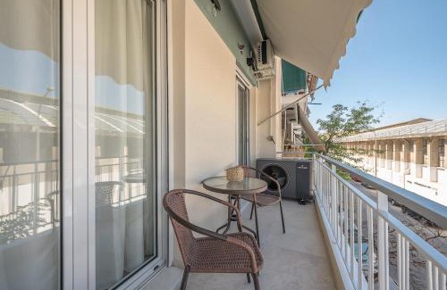 Agios Panteleimonas Apartamento | Luxurious, Equipped, MetroFacing Flat in Athens