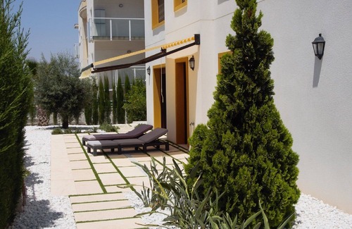 Los Secanos Apartamento | Lujoso apartamento a estrenar con jardín adyacente, 277m2, cerca de la playa