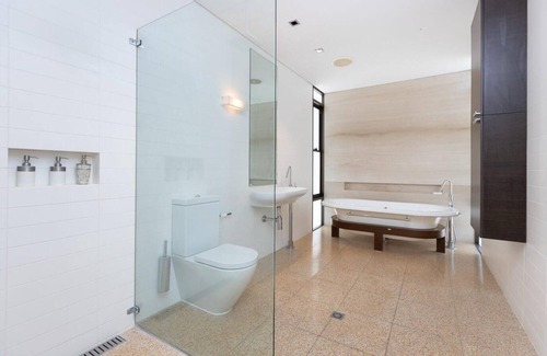 Cable Beach Casa | Luxurious Executive 6 Bedroom Family Home in Cable Beach