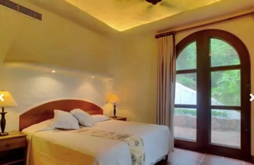 San Juan del Sur Villa | Luxurious Family Size Villa inside the Pelican Eyes Resort -5 Min from the ocean