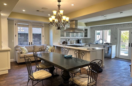 Mira Mesa Casa | Luxurious Family Friendly Getaway.