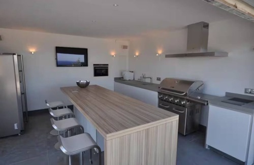 Les Issambres Villa | Luxurious Villa with Heated Infinity Pool and Stunning Mediterranean Views