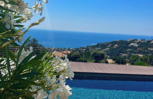 Les Issambres Villa | Luxurious Villa with Heated Infinity Pool and Stunning Mediterranean Views