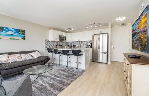Waikiki Condominio | Luxurious, Free Parking & WiFi, Ocean View, Remodeled, 1 BR Condo, No Resort Fee
