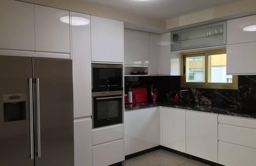 Marbella City Centre Apartamento | Lujoso apartamento en primera línea de playa en Marbella ciudad, a 100 metros de la Plaza de la Ciudad Vieja