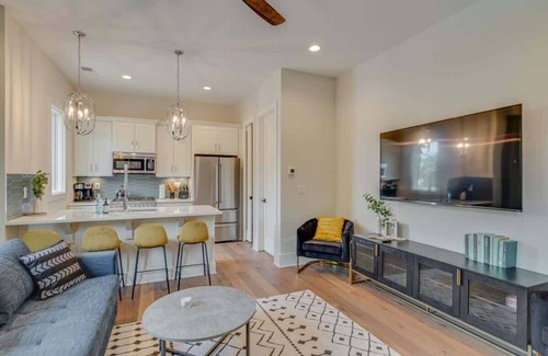 Germantown Casa | Luxurious Germantown Homes for Groups