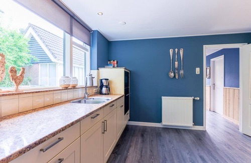 Sint Maartensvlotbrug Casa | Luxurious group accommodation for 11 people, de Hofstee farm, WLAN