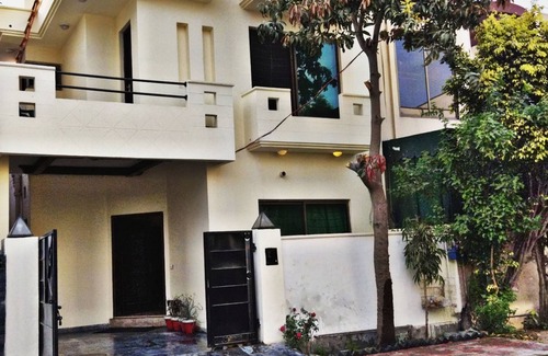 Lahore Casa | Luxurious Hideout-03 BR W/DD-30 MB WiFi-DHA