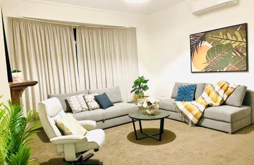 Saint Kilda Casa | Luxurious Home Close to Beach