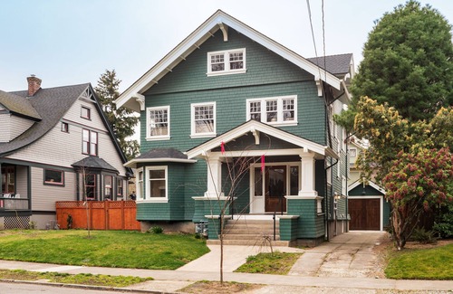 Irvington Casa | Lujosa casa para hasta 10 huéspedes (7 camas Queen con almohadas superiores)