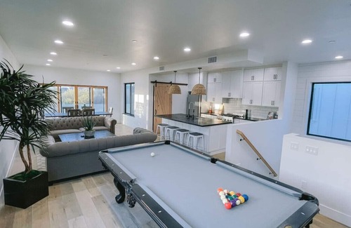 Oceano Casa | New Luxurious Home! Hot Tub! 2 min walk to Beach!