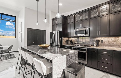 Rio Grande Blvd Casa | Luxurious Home in gated community near Old Town Albuquerque 01