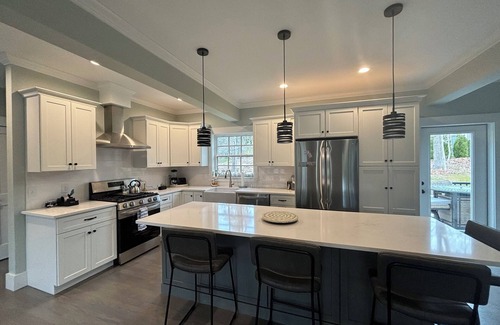Yarmouth Port Casa | Luxurious Home near Mayflower beach. Heated Pool & Hot Tub Game & movie room