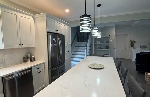 Yarmouth Port Casa | Luxurious Home near Mayflower beach. Heated Pool & Hot Tub Game & movie room