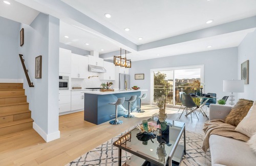 Bernal Heights Casa | Luxurious Home -View of San Francisco-30 day Rental