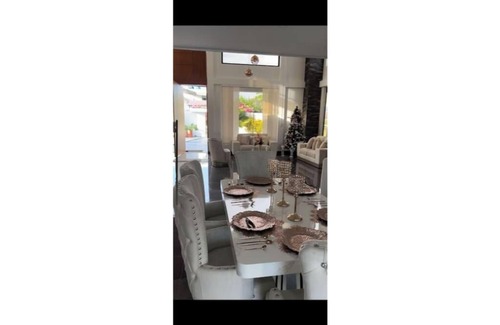 Narino Casa | Lujosa casa en condominio