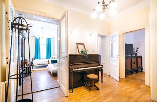 Josefov Apartamento | Luxurious Kafka family apt in Old Town