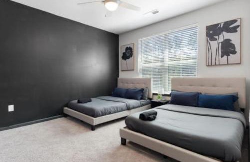North Raleigh Apartamento | Luxurious King 2BR Suite in North Raleigh!
