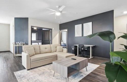 North Raleigh Apartamento | Luxurious King 3 Bedroom Suite in North Raleigh