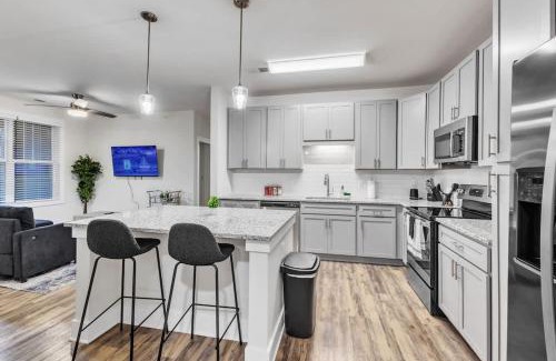 Hayes Apartamento | Luxurious King 3BR Suite Mins to Downtown Durham!