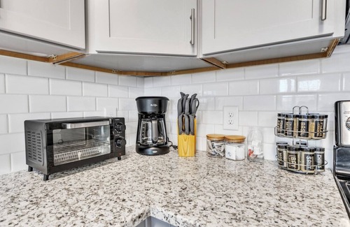 Hayes Apartamento | Luxurious King 3BR Suite—Mins to Downtown Durham!