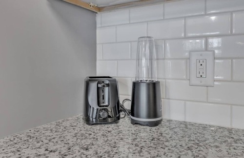 Hayes Apartamento | Luxurious King 3BR Suite—Mins to Downtown Durham!