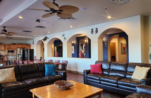 Central Okanagan Villa | Luxurious Lake Okanagan Mansion with Ballroom and Theatre