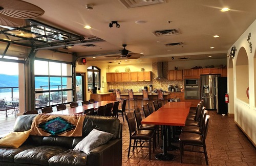 Central Okanagan Villa | Luxurious Lake Okanagan Mansion with Ballroom and Theatre