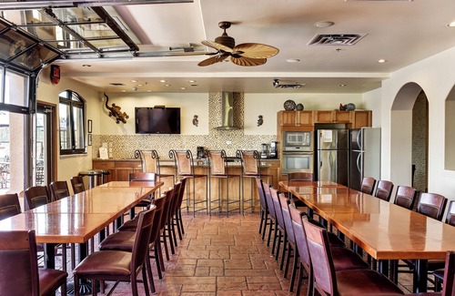 Central Okanagan Villa | Luxurious Lake Okanagan Mansion with Ballroom and Theatre