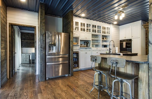 Ashland City Casa | Luxurious Lakeside Estate-Pool/Hot Tub/Sauna