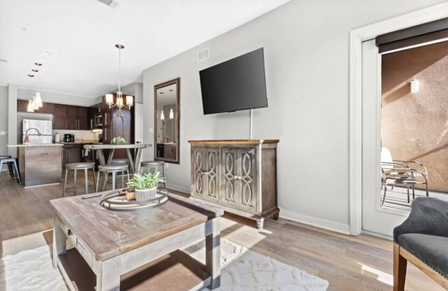 Rolling Mill Hill Condominio | Lujoso grande de 2 habitaciones y 2 baños Downtown Condo- # 502
