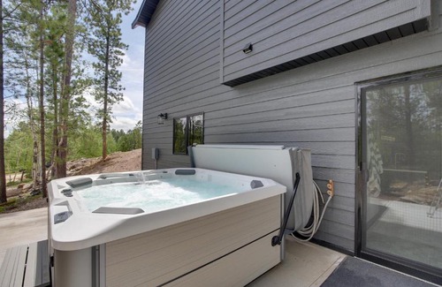 Deadwood Casa | Luxurious Lead Vacation Rental with Private Hot Tub!