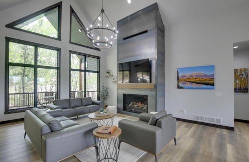 Deadwood Casa | Luxurious Lead Vacation Rental with Private Hot Tub!