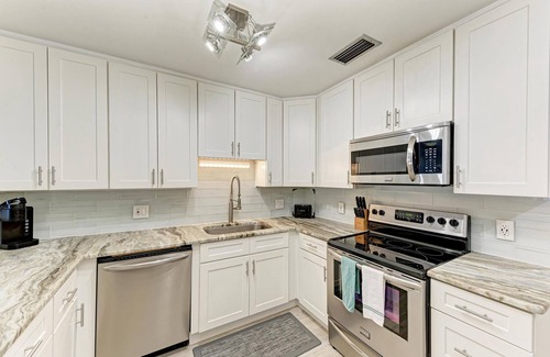 Snell Isle Casa | Snell Isle ~ Dúplex íntimo completamente renovado!