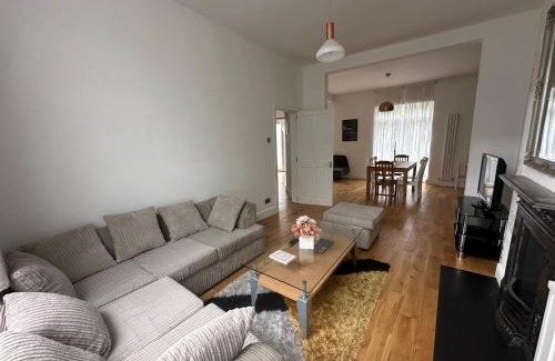 Lewisham Casa | Luxurious Living 4 Bedroom Home
