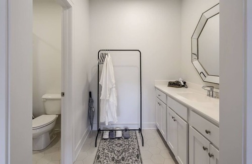 Parkville Apartamento | ☆Luxurious Living ☆ Historic Main Street