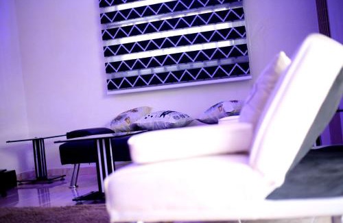 Benin City Casa | Luxurious Lukes Apartment