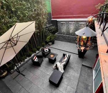 Coyoacan Casa | Luxurious Mid Century Modern folk art home