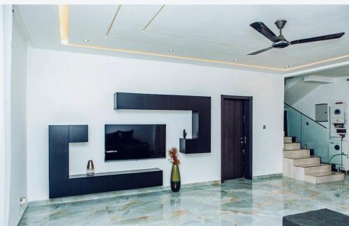 Madina Casa | Luxurious Modern 2 bedroom house at Lakeside