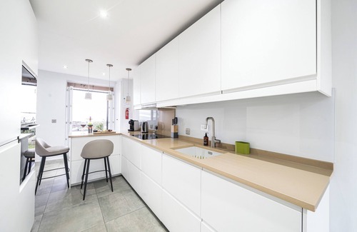 Boulmer Cabaña | Luxurious & modern family retreat - on the beach! Now with wood-burning stove!