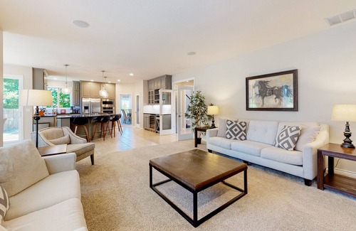 Sherwood - Tualatin South Casa | Luxurious modern home with mountain views & AC - close to park