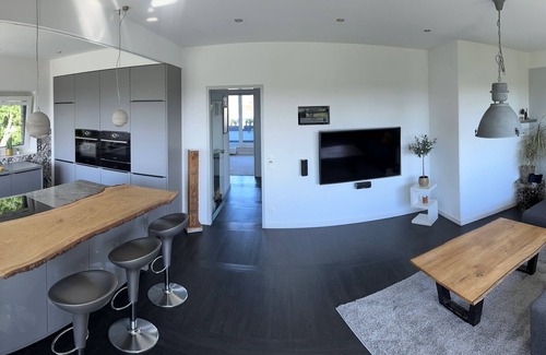 Region Hannover District Apartamento | Luxurious, modern loft with jacuzzi, kitchen & air conditioning